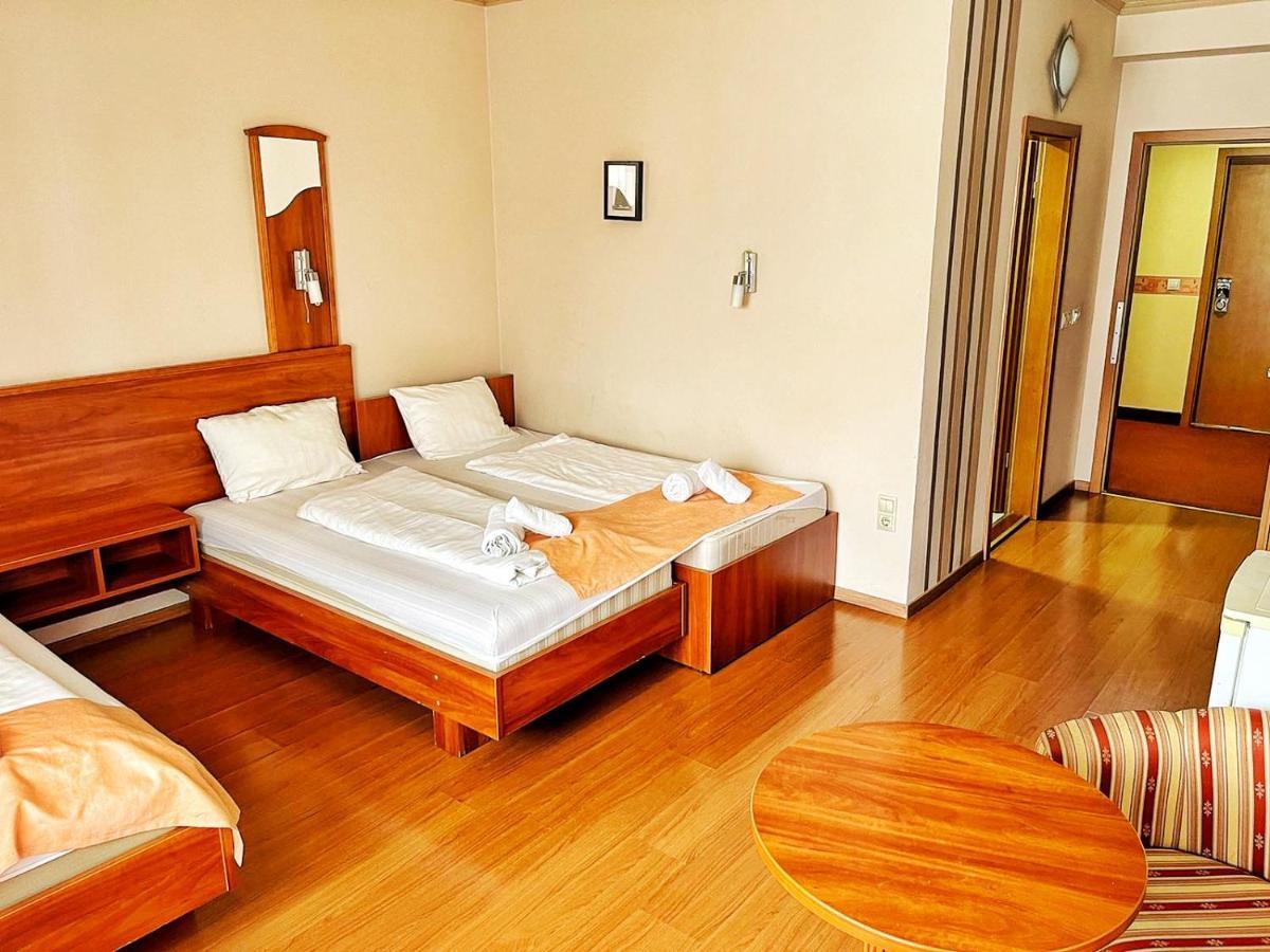 Alkotmany Vendeghaz Hotel Sárvár Exterior foto