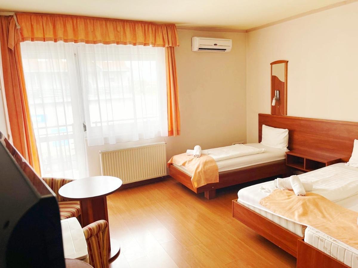 Alkotmany Vendeghaz Hotel Sárvár Exterior foto