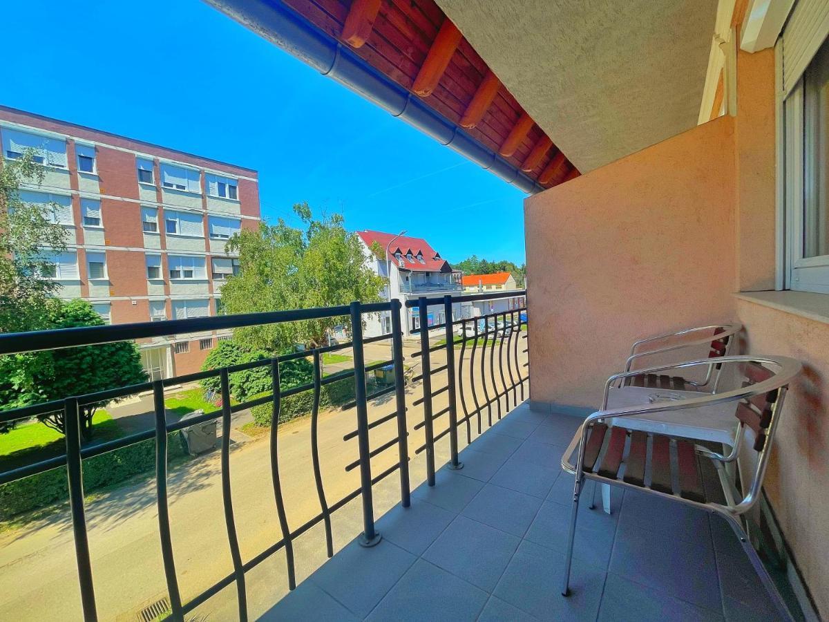 Alkotmany Vendeghaz Hotel Sárvár Exterior foto